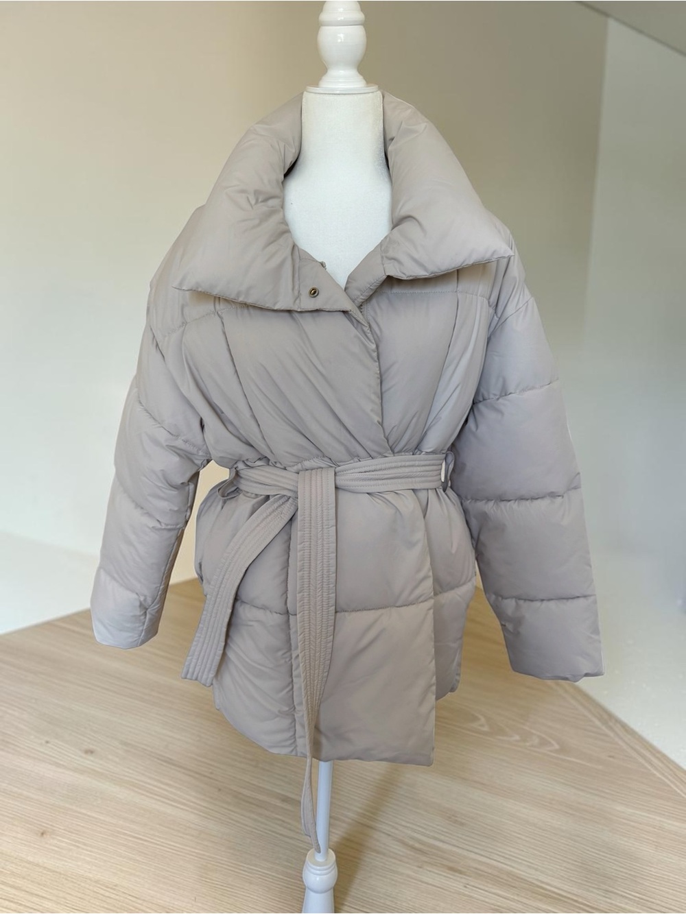 Women's Cream Belted Puffer Coat - Picture 4 of 6